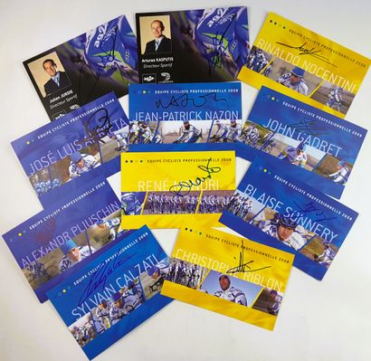 null FRANCE - Team AG2R 2008 - Set of 33 autographs on illustrated cards with physical...