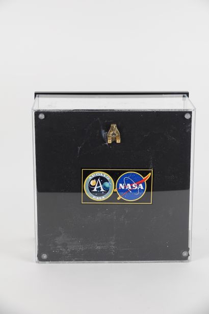 null Apollo 11 : photo couleur originale légèrement jaunie 16 x 15 cm dédicacée par...