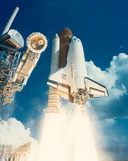 null NASA. Superb liftoff of the space shuttle ATLANTIS on October 3, 1985 (Mission...