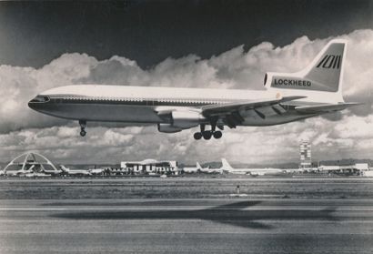 null NASA. Vue de l'avion expérimental de la NASA, "Lockheed 1011". 1971.Tirage argentique...