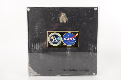 null Apollo 11 : original color photograph slightly yellowed and signed by Neil Armstrong,...