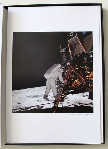 null Nasa. Commemorative box of the 40th anniversary of Apollo 11, 20 photographs...