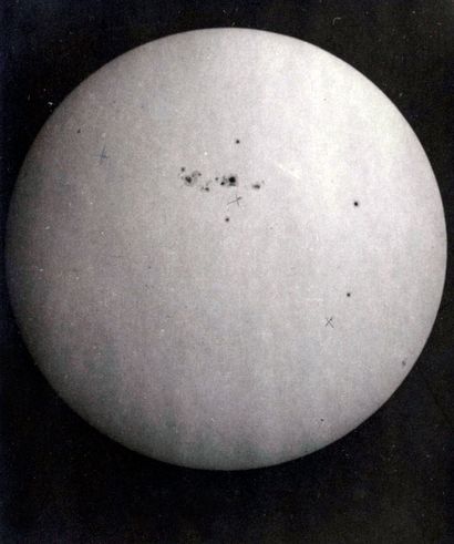  Beautiful observation of solar tasks from a terrestrial observatory. Circa 1950.period...
