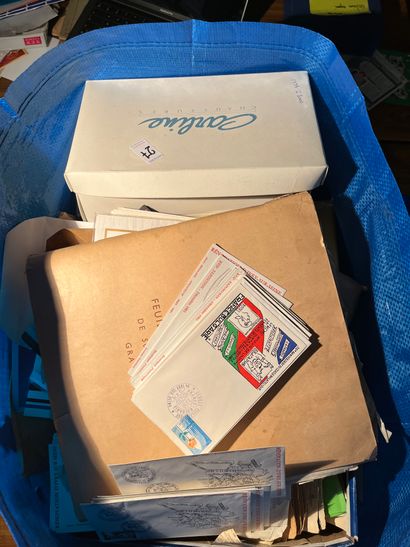 null 1 SM and Modern Mailbag in a box including Semeuse, Paix and 1st days from 1985...