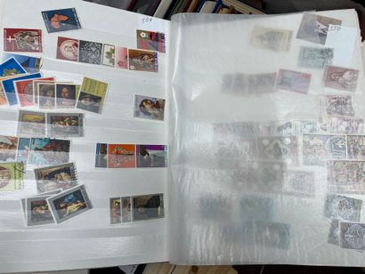 null 1 Box + 1 BagStamps from all over the world in bulk including Belgium, UK, France...