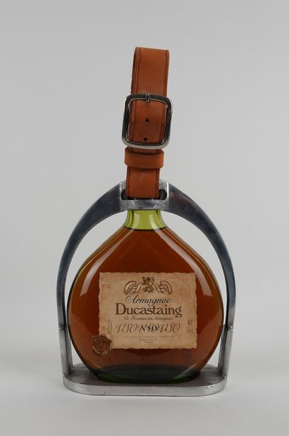 null 1 bottle 70cl ARMAGNAC DUCASTAING VSO 

Housed in its display case

Expert Ambroise...