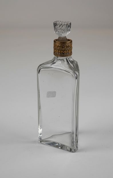 null Glass bottle end of 19th century, beginning of 20th century 

H 22 cm (acci...