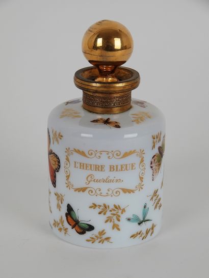 null GUERLAIN - Cristal et Bronze

"L'Heure Bleue" (1912)

Flacon en opaline savonneuse...