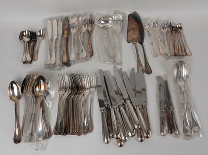 null Christofle

Set of silver plated cutlery, pearl pattern, including : 

- 12...