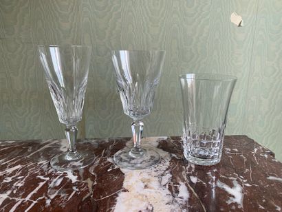 null Baccara France 

Part of service including 8 red wine glasses in crystal, 4...