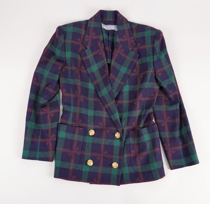 null Yves Saint Laurent, Variations

A double-breasted jacket

Size 38 

Good co...