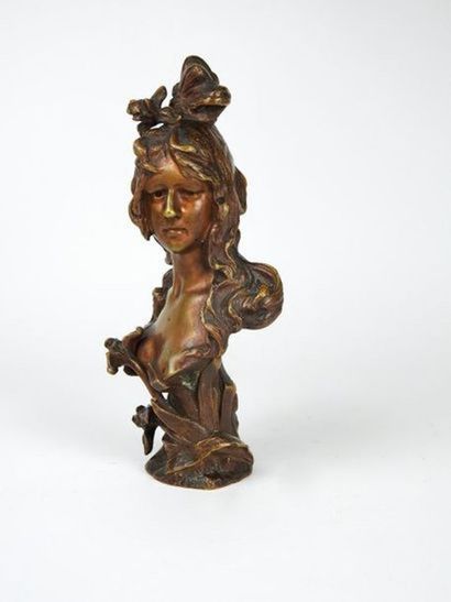 null Anton Nelson

Bust of a woman in bronze with golden patina signed 

H 24 cm