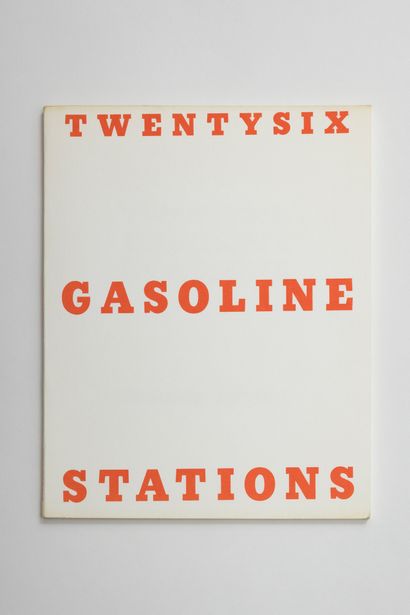 Ed RUSCHA (né en 1937) Twenty Gasoline Stations, 1969
Livre d'artiste broché, 18...