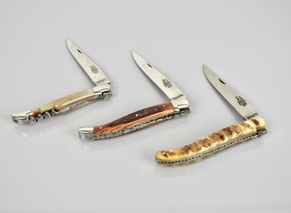 null Set of 3 folding knives "Forge de Laguiole". Good condition