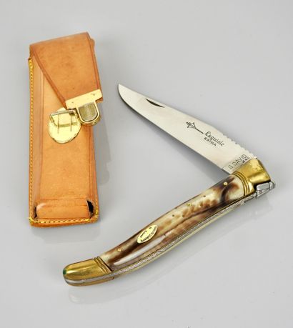 null A large laguiole knife "Arbalète G. David", horn handle, 14 cm blade. Good ...