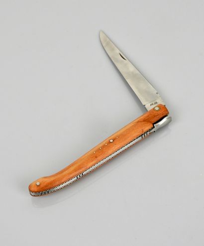null Wooden folding art knife "Laguiole" type, signed "R.B." (Robert Beillonnet);...