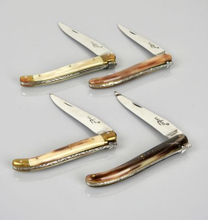 null Set of 4 folding knives "Laguiole R" in horn, 10 cm blade. Good condition