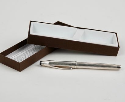 null Cross: Ballpoint pen in silver with grooved decoration and black lacquered bakelite....