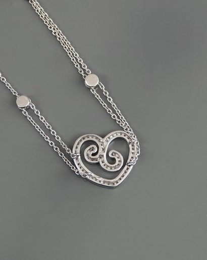 null Bracelet en or gris, 750 MM, centré d'un coeur stylisé recouvert de diamants...