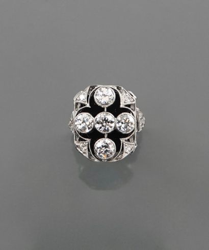 Ring in white gold, 750 MM, set with four...