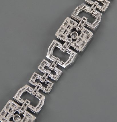 null Bracelet in white gold, 750 MM, forming rectangular links in fall decorated...