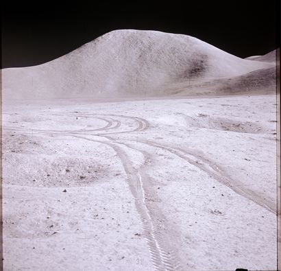 null NASA. GRAND FORMAT. Mission APOLLO 15. Beau tableau photographique lunaire réalisé...