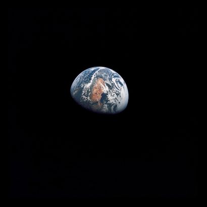 null NASA. GRAND FORMAT. Mission Apollo 10. Cette photographie de la Terre a été...