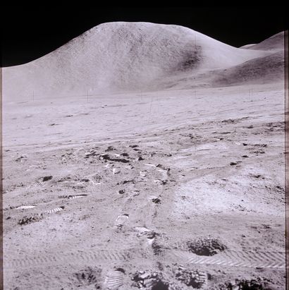 null NASA. GRAND FORMAT. Mission APOLLO 15. Beau tableau photographique lunaire réalisé...