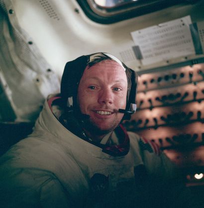 null NASA. GRAND FORMAT. Misison APOLLO 11. L'astronaute d'Apollo 11 Neil A. Armstrong...
