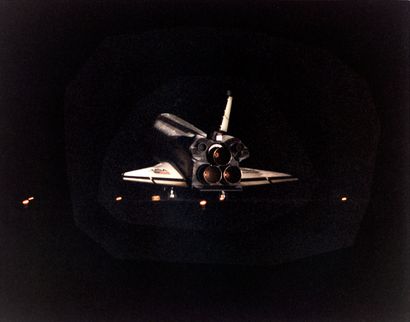 null NASA. Décollage de la navette spatiale Endeavour de nuit depuis le centre spatial...