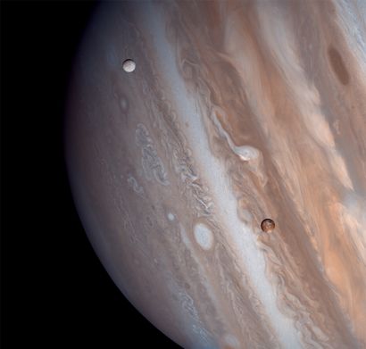 null 
NASA. Mission VOYAGER 1. Superbe observation du transit devant la planète Jupiter...