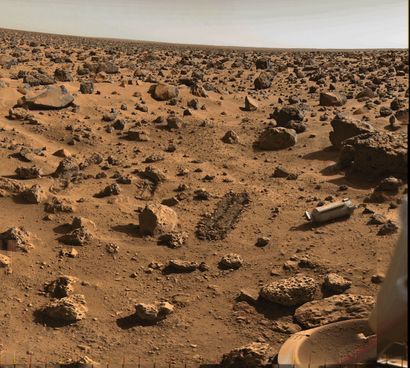 null 
NASA. Mission VIKING. Planète MARS. Rare et belle vue du sol de de la planète...