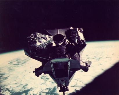 null Nasa. Module lunaire "Spider" d'Apollo 9 en expérimentation spatiale dans l'orbite...