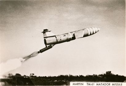 Rare et parfaite photographie d'un missile...