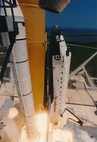 null Nasa. Décollage de la navette spatiale Columbia (Mission STS-90) le 17 avril...