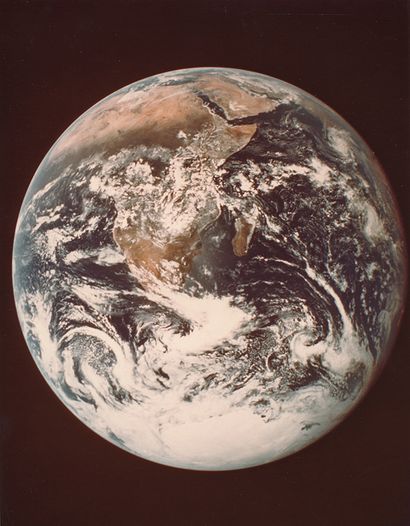 NASA 
NASA. Maginifique vue du globe terrestre. Mission Apollo. Juillet 1969.NASA....
