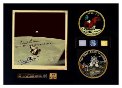NASA Apollo XI : photo couleur du “LM Eagle” en approche pour l'arrimage avec à son...