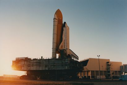 NASA Nasa. Oblique view on the space shuttle Endeavour (Mission STS-89) on December...
