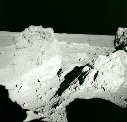 NASA NASA. Belle vue de rocher luanire au cours d'une sortie extra-véhiculaire de...