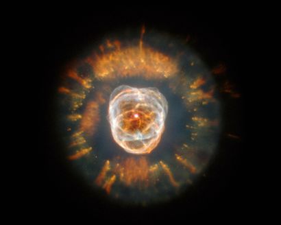 NASA Nasa. HUBBLE TELESCOPE. Observation of an impressive planetary nebula that began...
