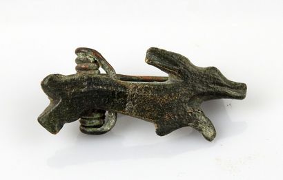 null Fibule à ressort en forme de lièvre

Bronze 3.7 cm restauration ancienne

Période...