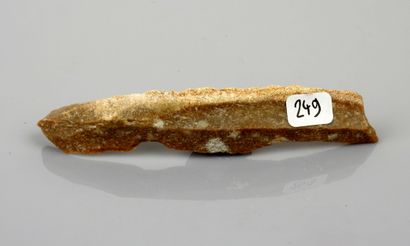 null Double chisel with notch

13,5 cm

Beautiful and rare object of typology

Small...