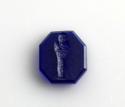 null Intaglio representing an Egyptian sarcophagus

Glass 1.3 cm

XIX or Xx cent...