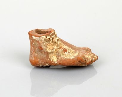 null Foot of a statue

Terracotta 5 cm

Roman period