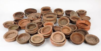 null Fort lot de poteries antiques de Thaïlande

Environ 40 objets

Manques divers,...