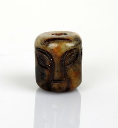 null Head of Lo Han Buddhist monk

Nephrite jade 2 cm

China