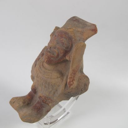 null Shaman man-bird

Terracotta and red pigments 10 cm Element of a vase

In the...