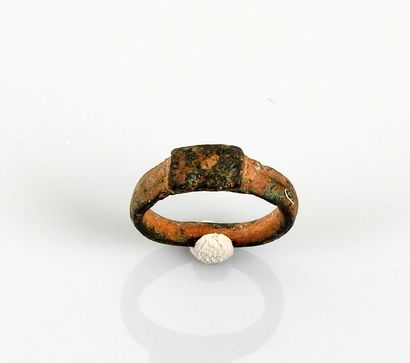 null Rare ring of a young child

Bronze

Roman period