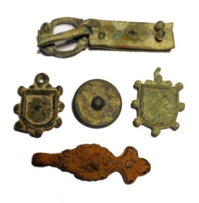 null Five decorative elements and bronze attachments

High period