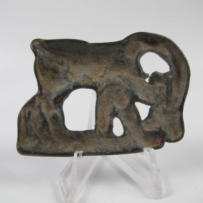null Boucle au mouflon Argali pâturant

Bronze à patine sombre 5 cm

Style Ordos